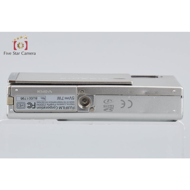 【中古】FUJIFILM 富士フイルム FINEPIX Z200fd シルバー コンパクトデジタルカメラ
