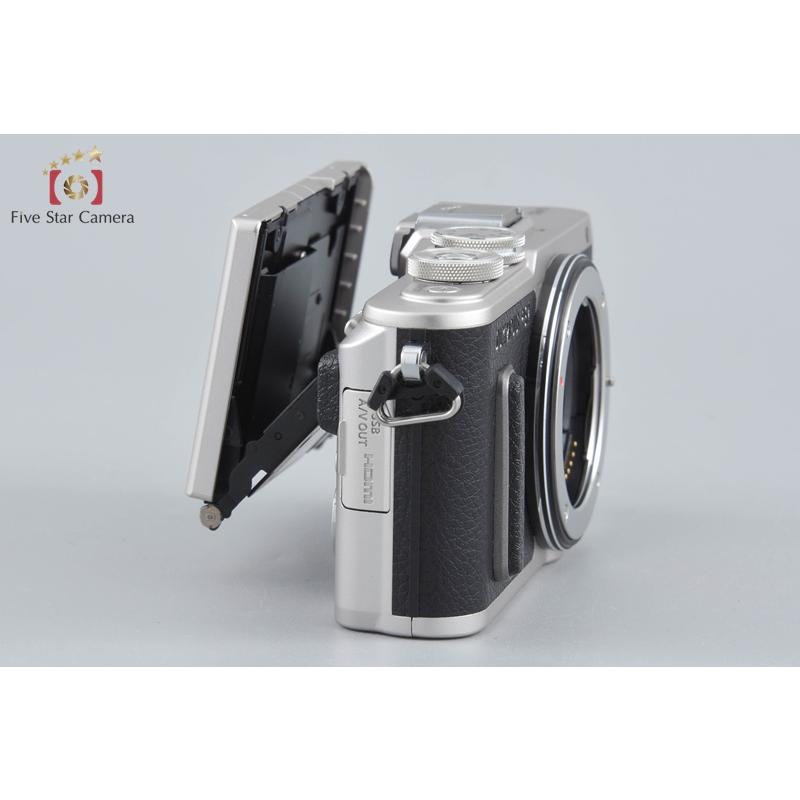 オリンパス（OLYMPUS） 【中古】OLYMPUS PEN E-PL8 ブラック ミラー