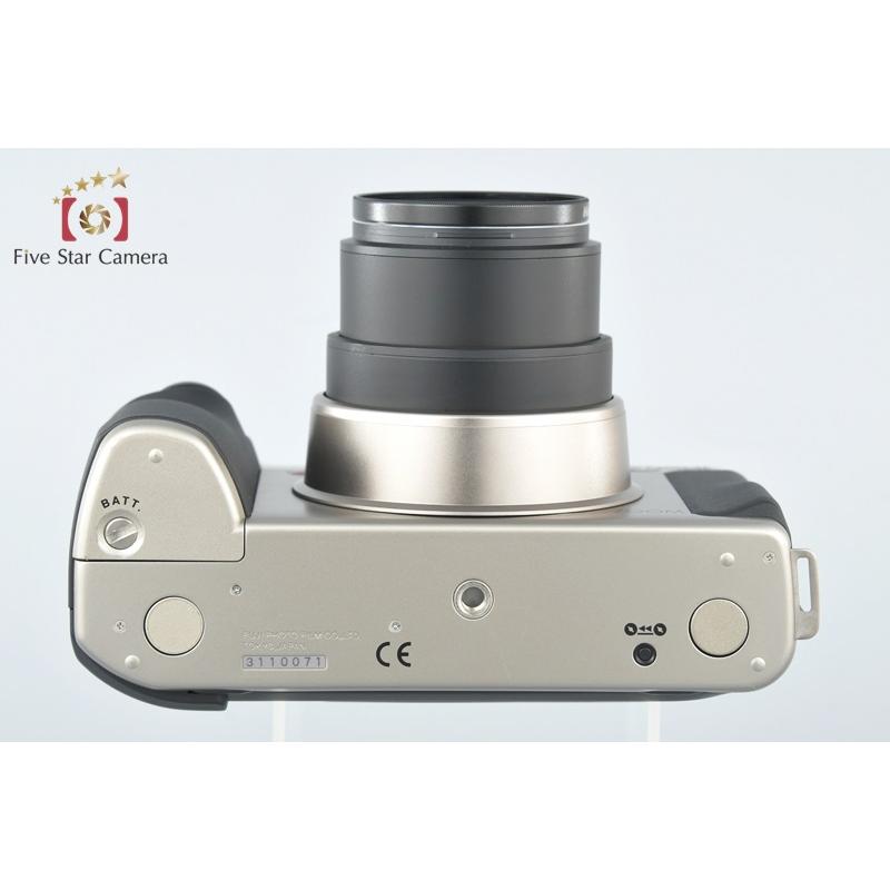 FUJIFILM 【中古】FUJIFILM 富士フイルム GA645Zi Professional FUJIFILM 【中古】FUJIFILM 富士フイルム GA645Zi Professional