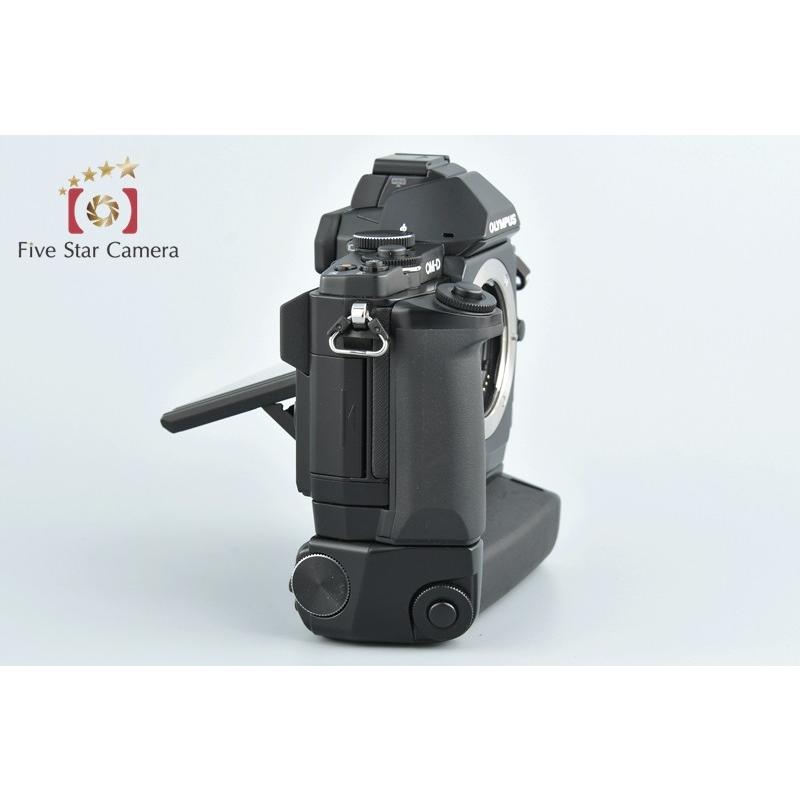 オリンパス（OLYMPUS） 【中古】OLYMPUS OM-D E-M5 ブラック + HLD-6G