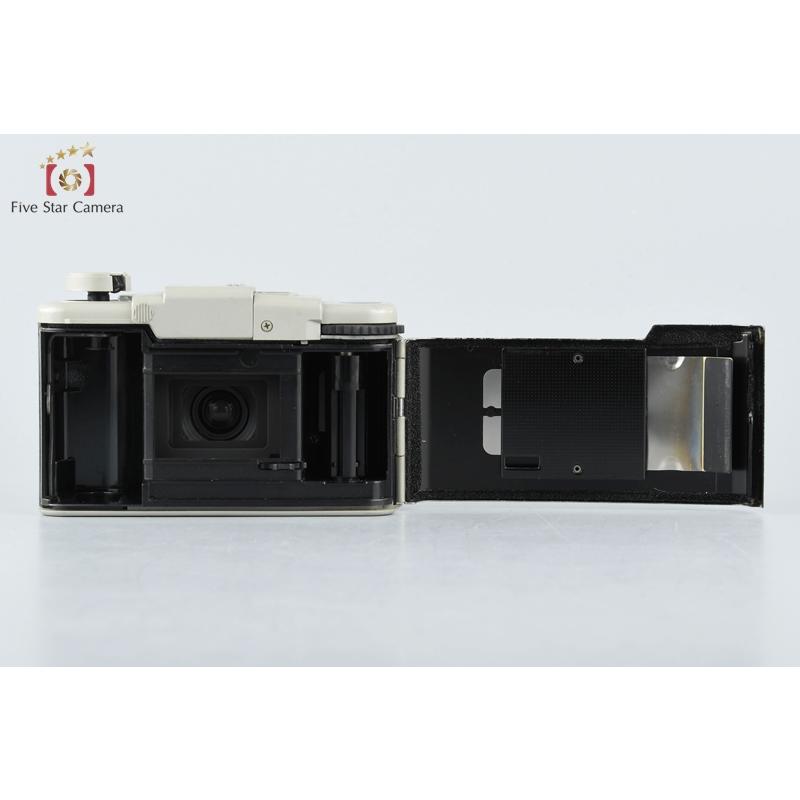 オリンパス 【中古】OLYMPUS XA2 ホワイト コンパクトフィルム オリンパス 【中古】OLYMPUS XA2 ホワイト コンパクトフィルム