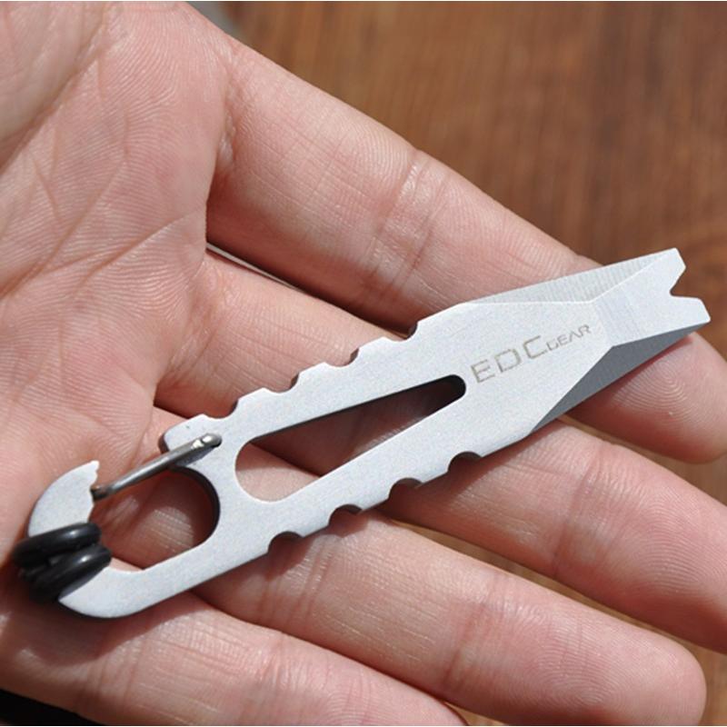 アウトドアキャンプ EDC ギア 屋外旅行 多機能 ドライバー 栓抜きキーホルダー ミニクローバー サバイバルツール 輸入雑貨 アウトドア ...