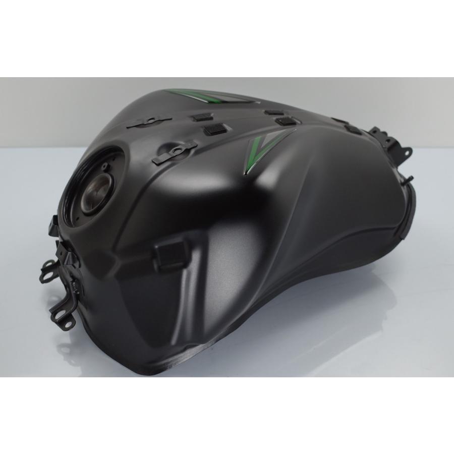 カワサキ Z1000 純正 フューエル タンク : ファイブスター カワサキ Z1000 純正 フューエル タンク : ファイブスター
