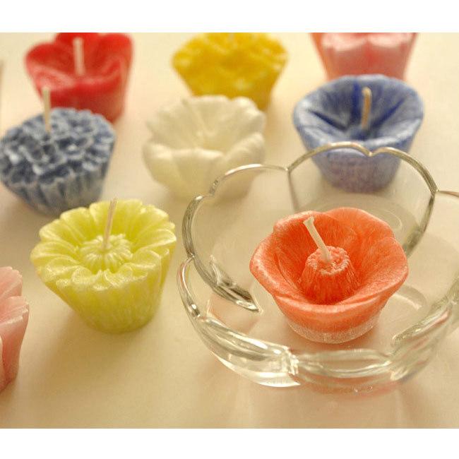 お供え お悔やみ 花 ローソクと花のセット 洋花を使った ユリのお供えアレンジMサイズとカメヤマローソク「花づくし」ろうそくギフトセット お盆 お彼岸 FKAA_8
