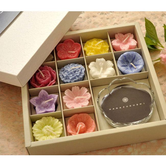 お供え お悔やみ 花 ローソクと花のセット 洋花を使った ユリのお供えアレンジMサイズとカメヤマローソク「花づくし」ろうそくギフトセット お盆 お彼岸 FKAA_9