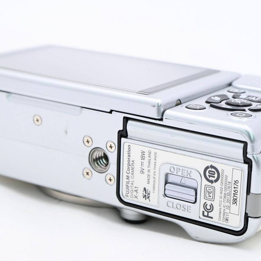 FUJIFILM フジフイルム X-A1 プレミアムホワイトモデル 限定1000台