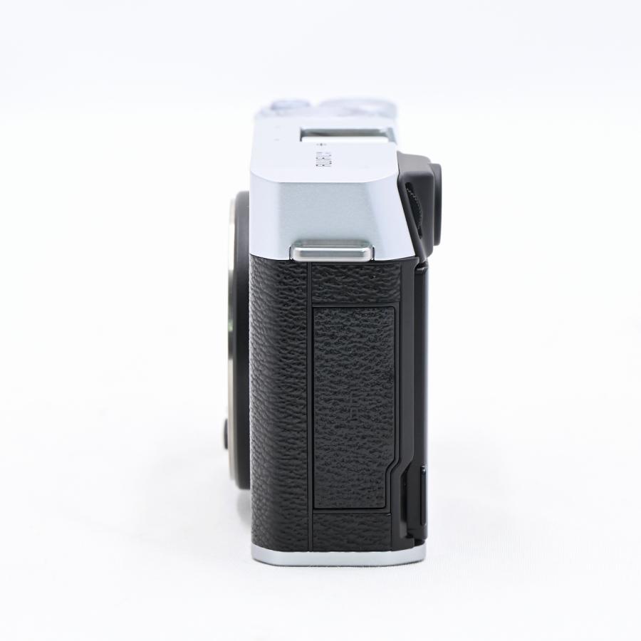 フジフイルム FUJIFILM X-E4 ボディ シルバー : フラッグシップカメラ