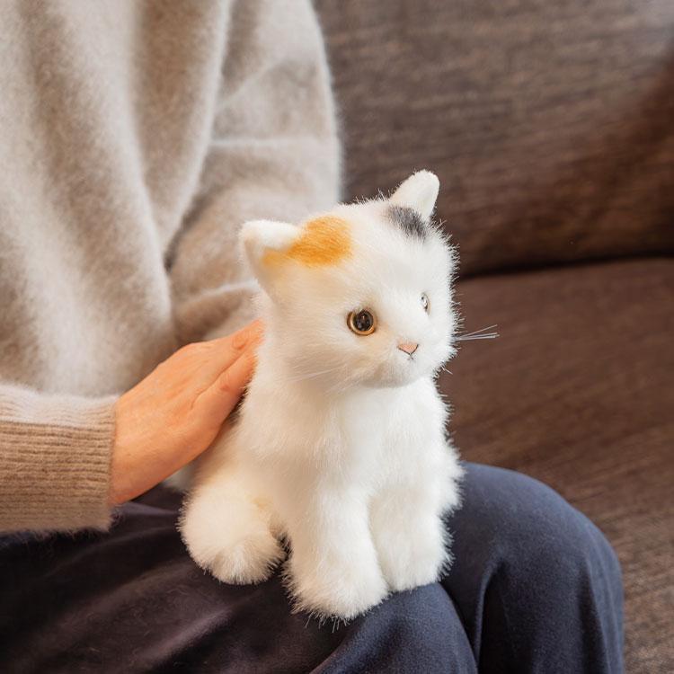 かわいいなきごえ あまえんぼう 子ねこちゃんmini ミケネコ｜ぬいぐるみ リアル 動く 鳴く 猫 ロボット ペット 癒やし 日本製 高齢者 介護/海外×の画像