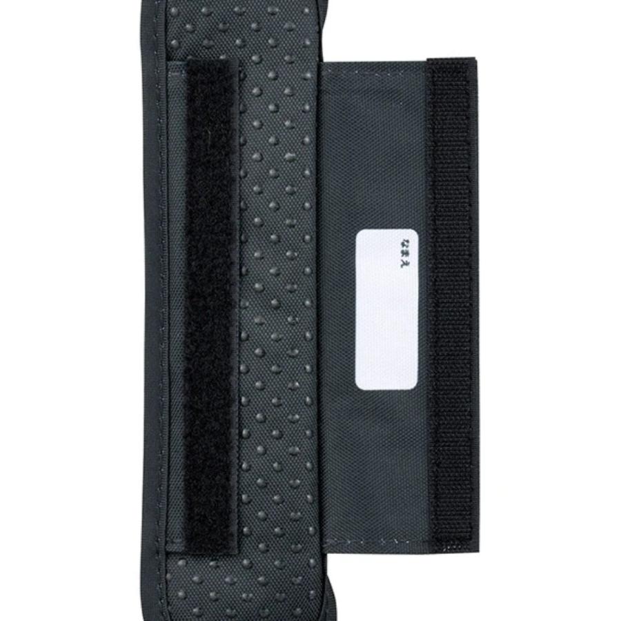 水筒ショルダーベルトカバー ブラック SKATER スケーター 子供 肩紐 肩かけ 両面 バッグ すべり止め加工 クッション素材 名前スペース付 713408-LSVC1 ◆メ | スケーター | 01