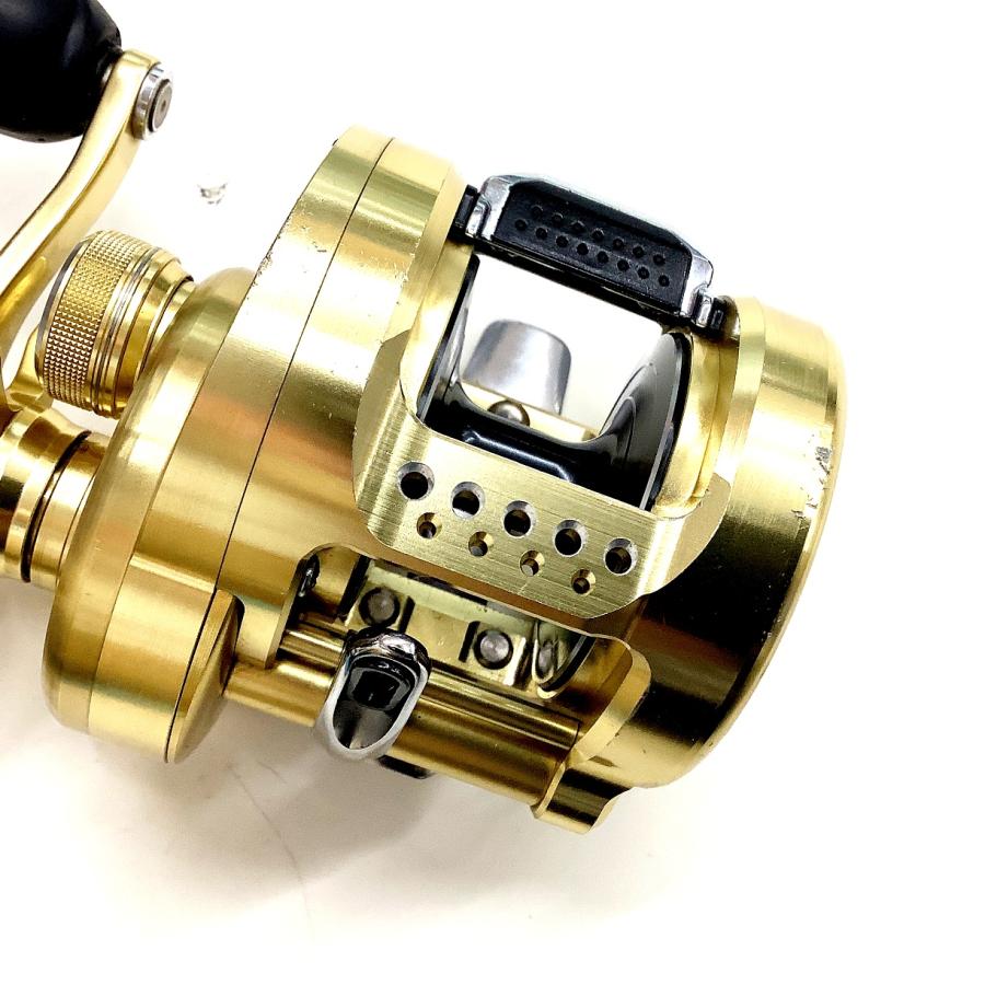 値下げ　シマノ　カルカッタ300 シリーズ　ベイトリール　美品 シマノ ベイトリール 23カルカッタコンクエストMD 400XG(右
