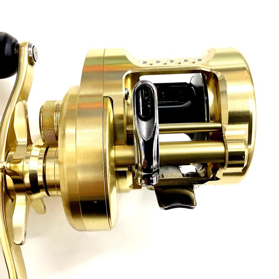 ★未使用★ シマノ 18カルカッタコンクエスト300／右 シマノ(shimano) 18 カルカッタコンクエスト(CALCUTTA CONQUEST