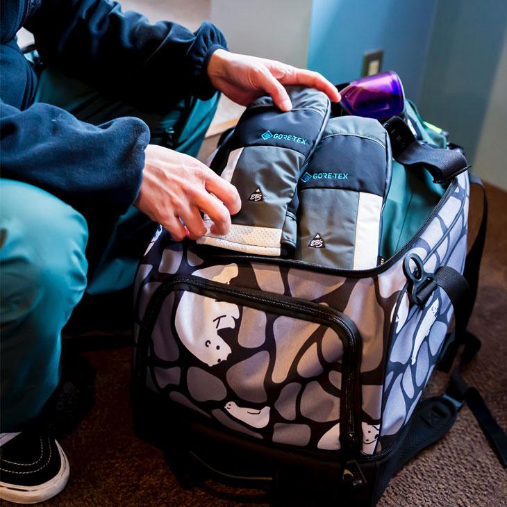 eb's（エビス） 25-26 ebs スノボ バッグ MULTI CONTAINER マルチ