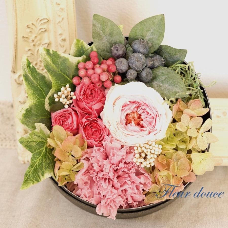 フラワーアレンジ 　ボックス プリザーブドフラワー　ローズ　　カーネーション　アジサイ　　香り　アンティークピンクBOX　ギフト |  | 03