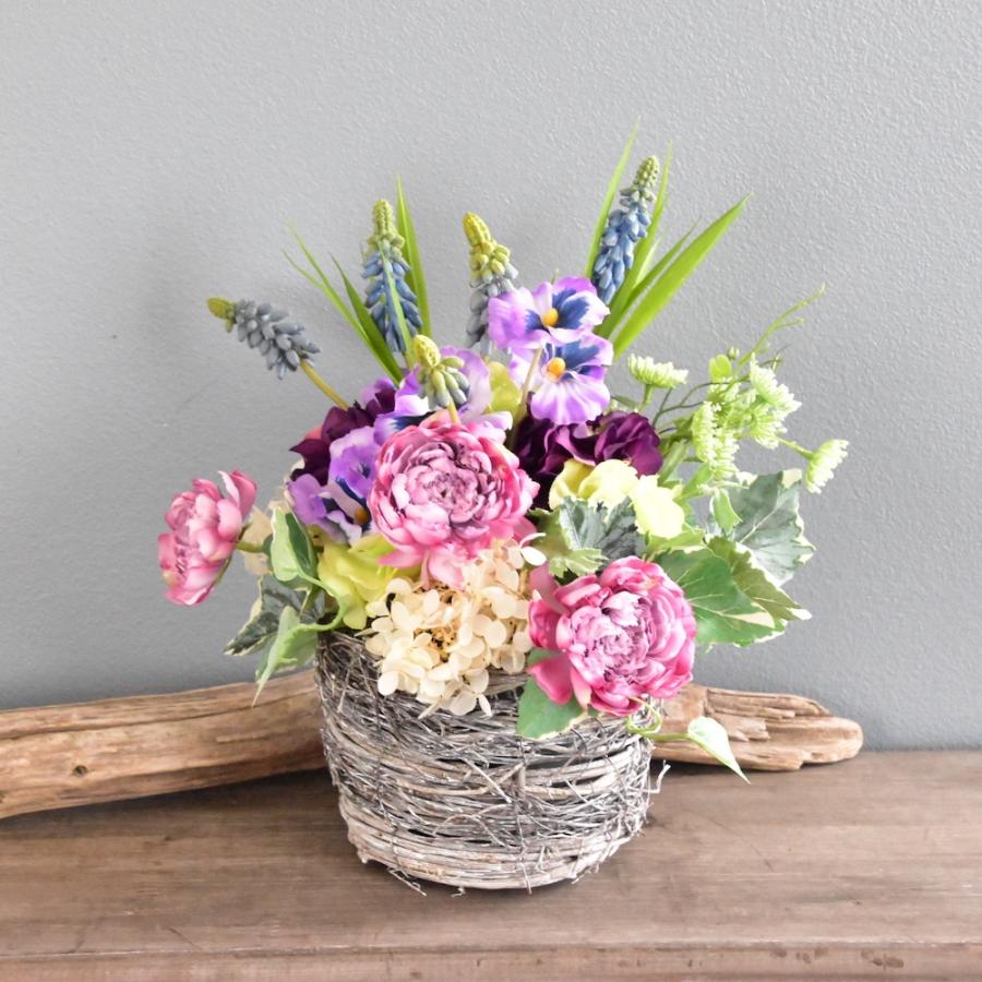 フラワーアレンジ　おしゃれ　パープル　紫系　ナチュラル　ギフト　パンジー　ムスカリ　ラナンキュラス　アレンジ 　送料無料 |  | 02