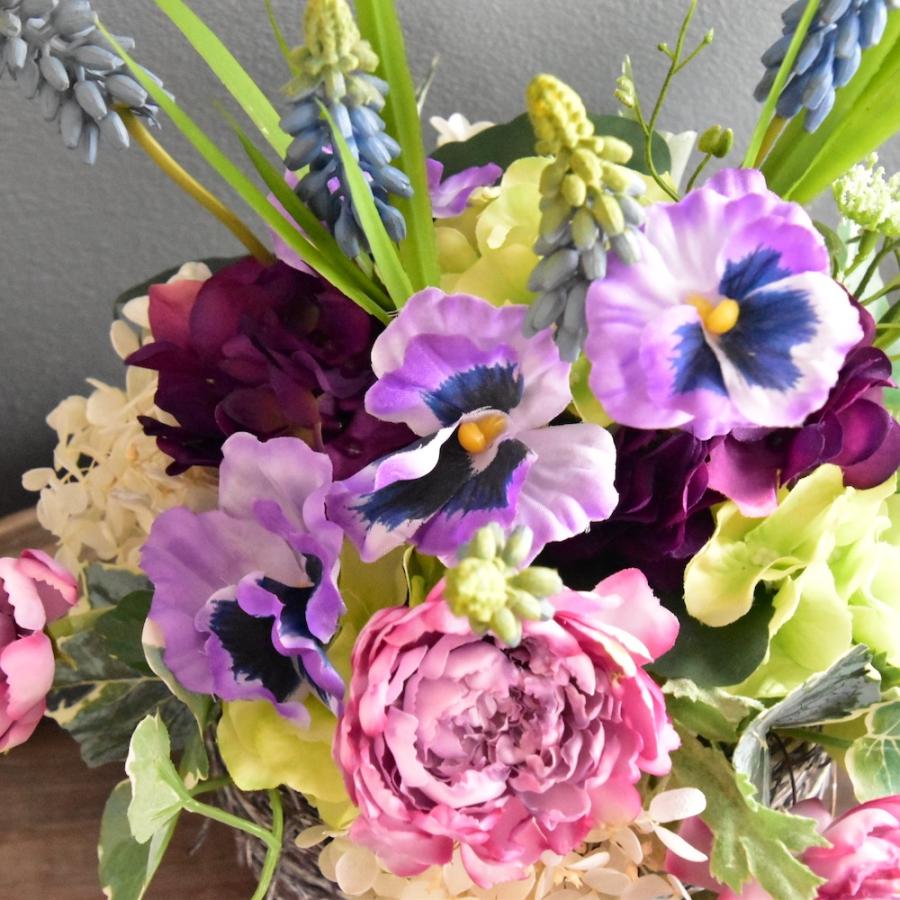 フラワーアレンジ　おしゃれ　パープル　紫系　ナチュラル　ギフト　パンジー　ムスカリ　ラナンキュラス　アレンジ 　送料無料 |  | 03