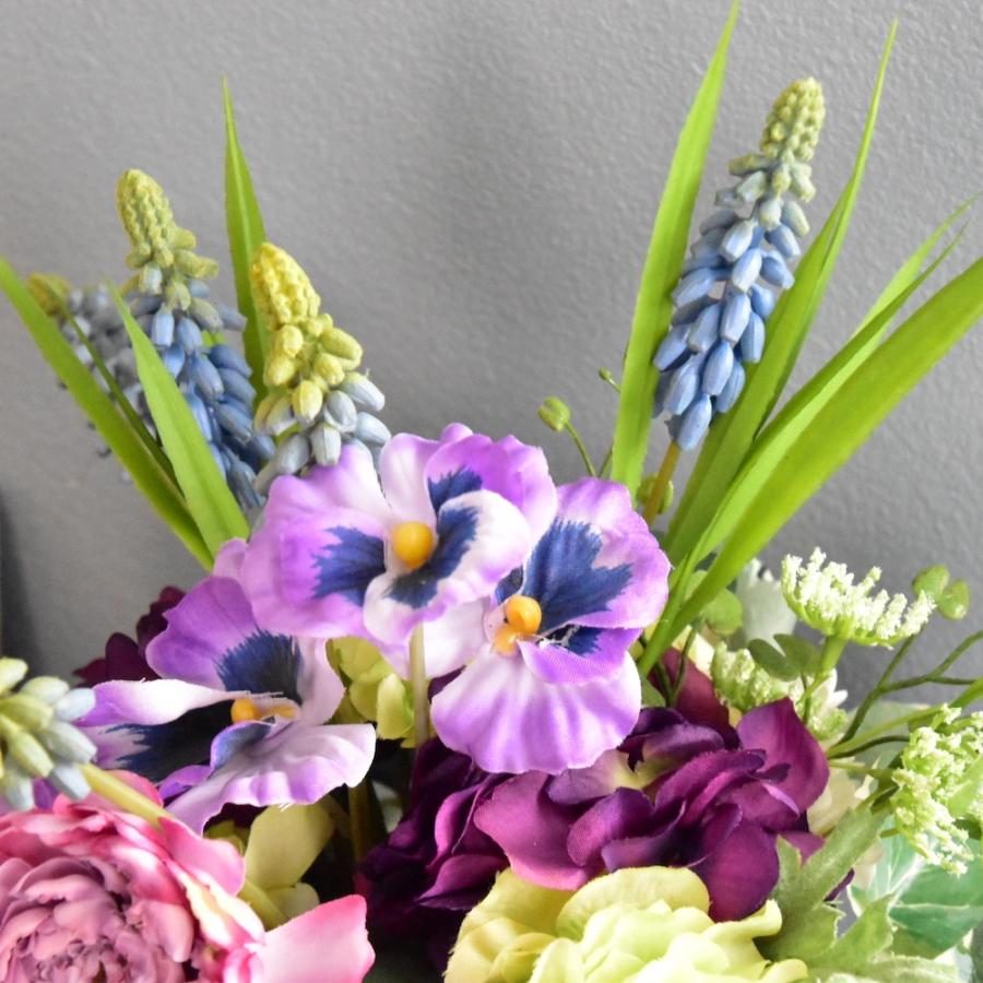 フラワーアレンジ　おしゃれ　パープル　紫系　ナチュラル　ギフト　パンジー　ムスカリ　ラナンキュラス　アレンジ 　送料無料 |  | 04