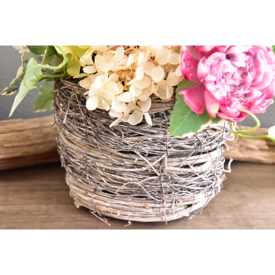 フラワーアレンジ　おしゃれ　パープル　紫系　ナチュラル　ギフト　パンジー　ムスカリ　ラナンキュラス　アレンジ 　送料無料 |  | 05