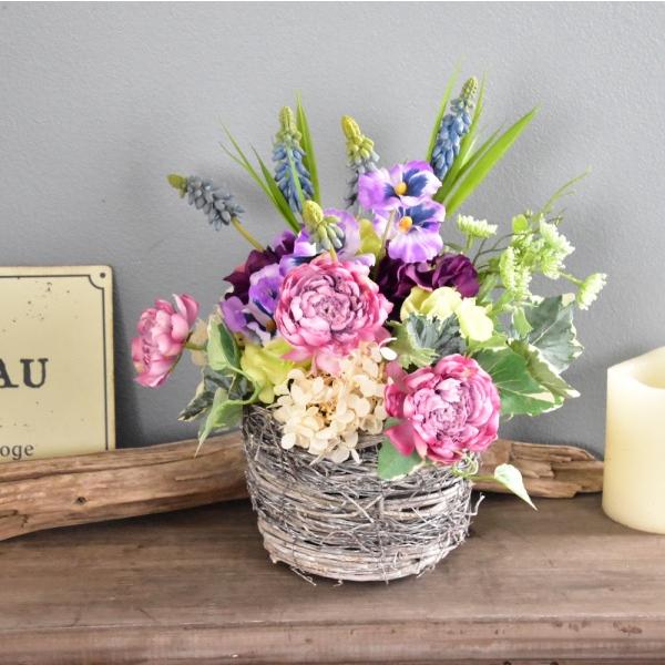 フラワーアレンジ　おしゃれ　パープル　紫系　ナチュラル　ギフト　パンジー　ムスカリ　ラナンキュラス　アレンジ 　送料無料 |  | 07