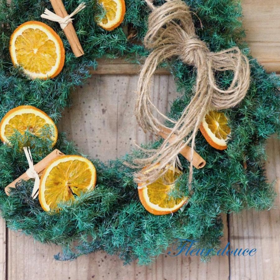 リース。ジュリアンです。 フラワーリース ドライオレンジ 25cm : Fleur douce - 通販