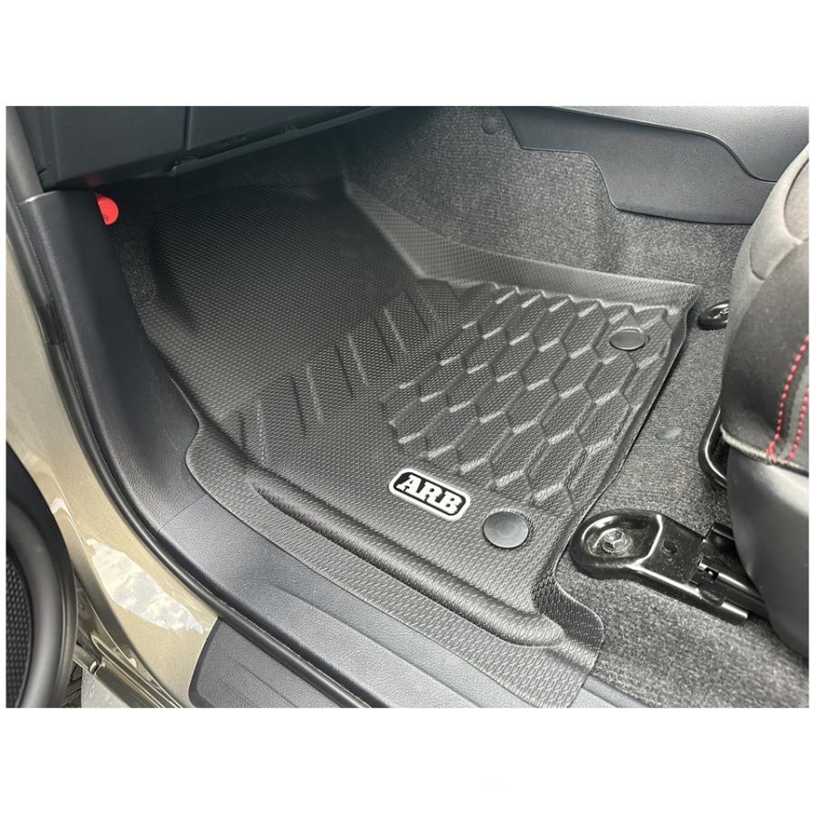 ARB 正規品 ハイラックス GUN125専用 ARBフロアマット 4080004 「28