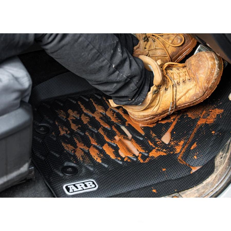 ARB 正規品 ハイラックス GUN125専用 ARBフロアマット 4080004 「28 