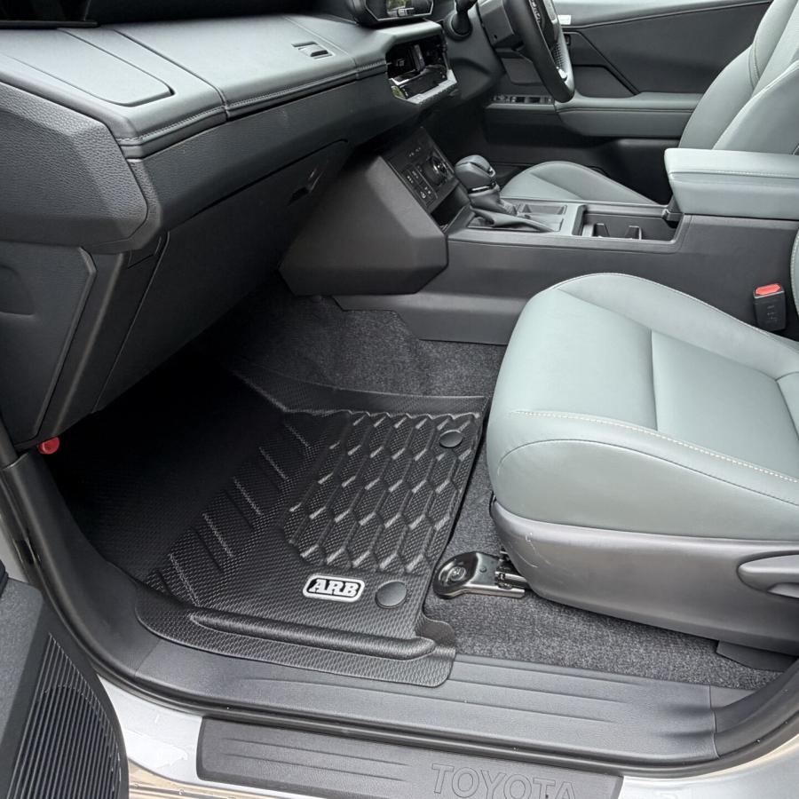 ARB 正規品 新型 ハイラックス GUN226 専用 ARBフロアマット 4080048