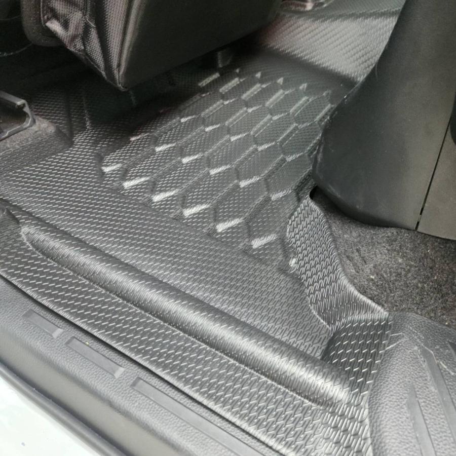 ARB 正規品 ランクル 250 専用 ARBフロアマット 4080054「28」 : ARB