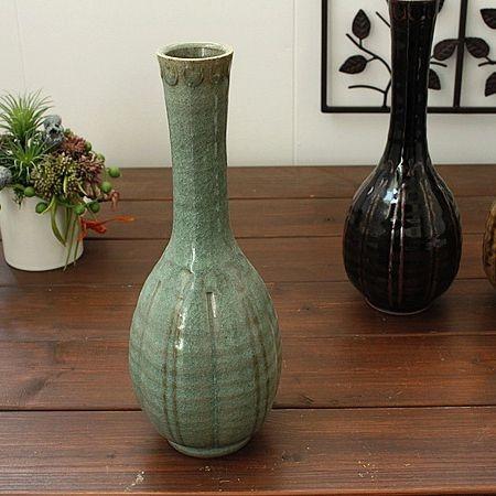 作 藤井錦彩 染付蛸唐草鶴首花瓶｜陶芸作家 有田焼 花瓶　花器　鶴首　黒釉　蒔絵 : 藤井錦彩 有田焼 工芸品