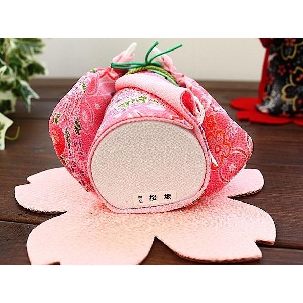 凛香立ち人形 吉祥家紋 桃 曲名 桜坂(インテリア オルゴール 凛香立ち人形 吉祥家紋 桃 曲名 桜坂(インテリア オルゴール