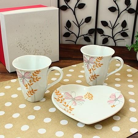 La Brise ハートペアマグカップ プレート 洋食器 カップ コーヒーカップ マグカップ お皿 プレート ペア食器 ペア 箱入り プレゼント アウトレット 日本製 U 70a 0111 Flower May 通販 Yahoo ショッピング