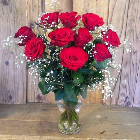 花束 誕生日 プレゼント 記念日 彼女 彼氏 友達 ガラスの花瓶に入った赤薔薇と小花の花束 Redrose In Vase フラワーエキスプレス ヤフー店 通販 Yahoo ショッピング
