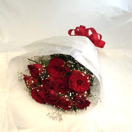 お誕生日 プレゼント ガラスの花瓶に入った赤薔薇と小花の花束 Redrose In Vase フラワーエキスプレス ヤフー店 通販 Yahoo ショッピング