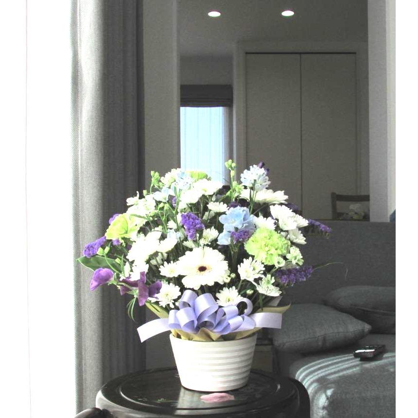 お供えのフラワーアレンジメント お供え 花 紫 生花 お盆 お彼岸 お供えのフラワーアレンジメント お供え 花 紫 生花 お盆 お彼岸