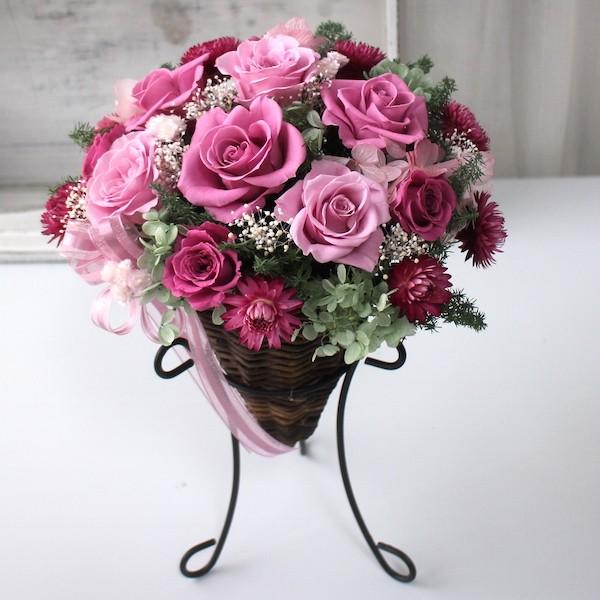 アイアンスタンドのプリザーブドフラワー