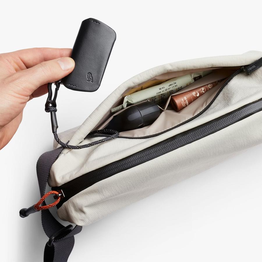 bellroy ベルロイ Sling 7L【美品】Limestoneカラー Bellroy Sling 7 Liter - Limestone – TripQuipment