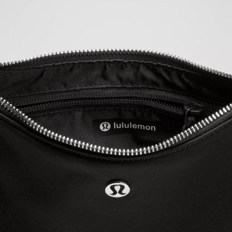 lululemon（ルルレモン） ショルダーバッグ City Essentials Small