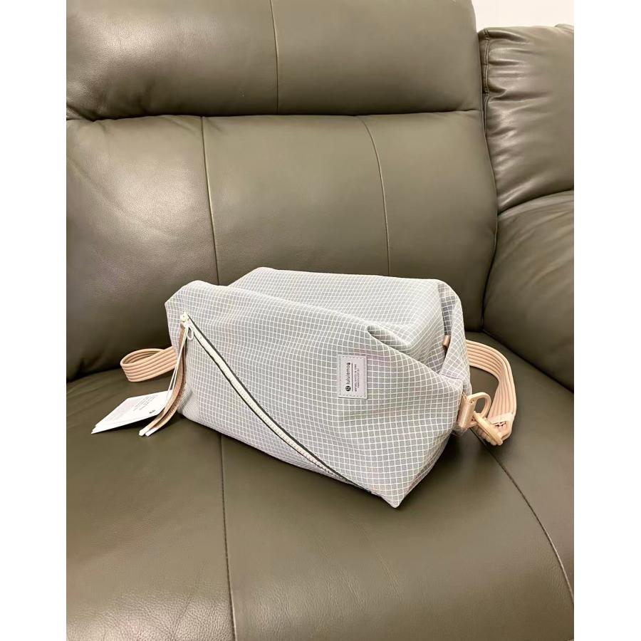 lululemon（ルルレモン） ボディバッグ ショルダーバッグ バッグ 斜め
