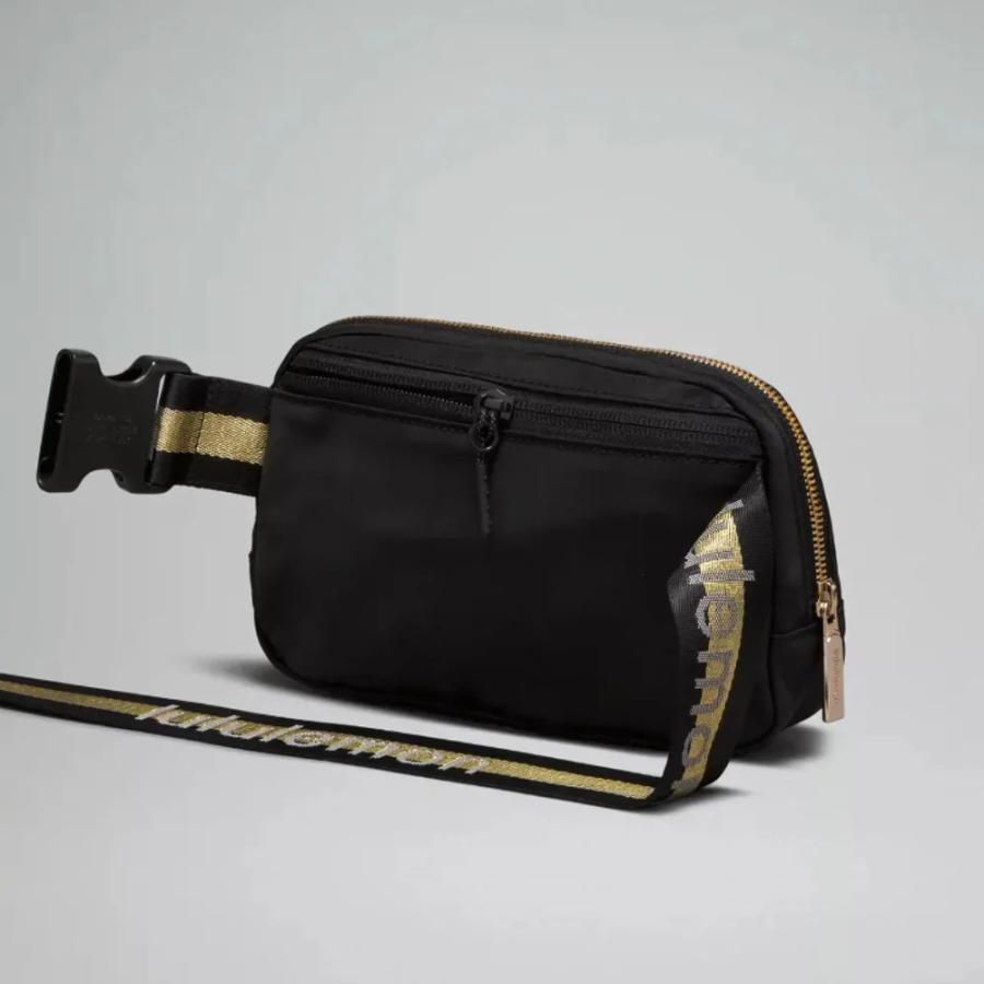 lululemon（ルルレモン） ボディバッグ ショルダー バッグ Everywhere