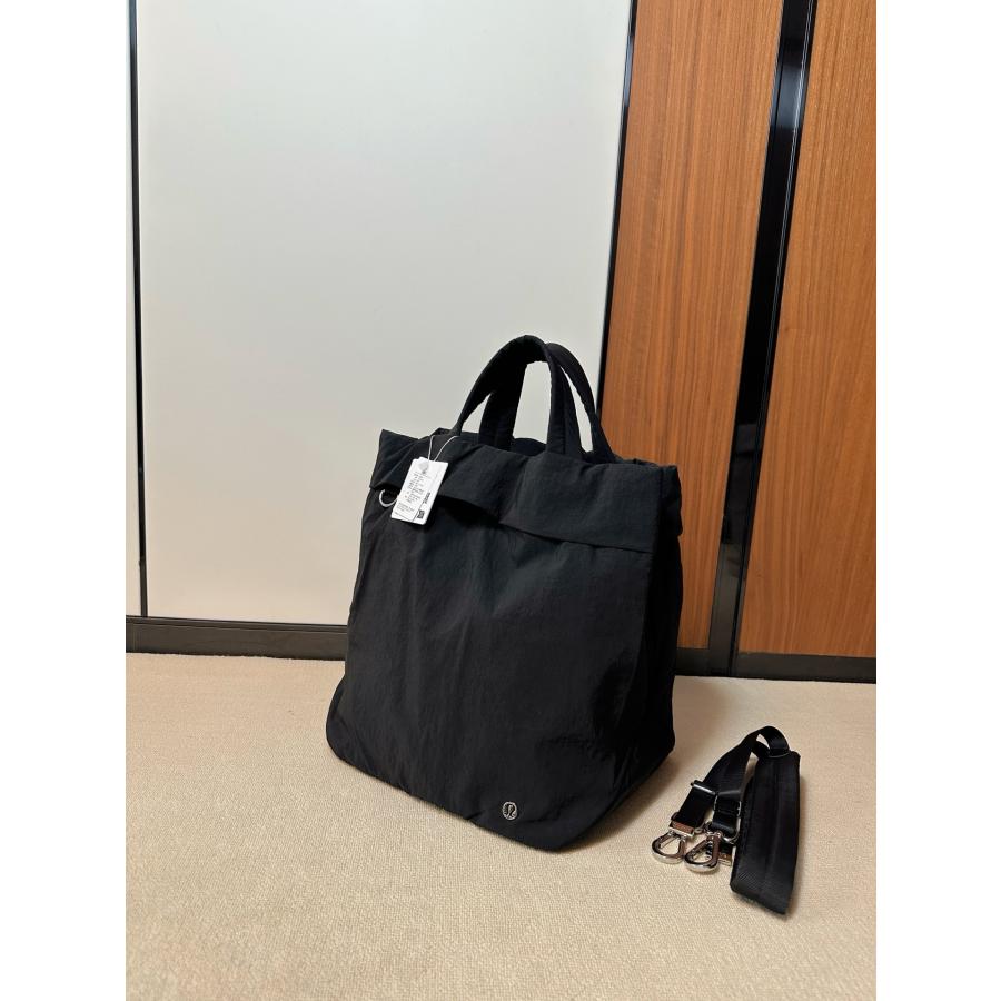 lululemon（ルルレモン） トートバッグ ショルダーバッグ 斜め掛け On