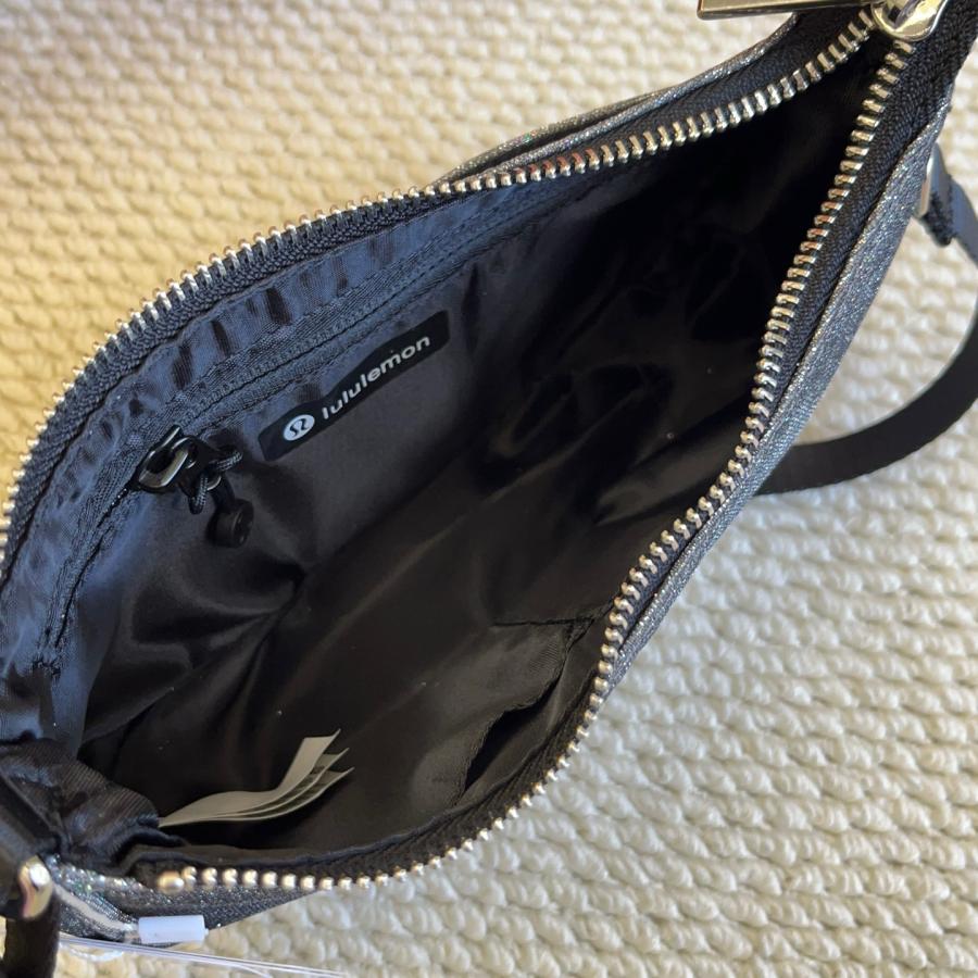 lululemon（ルルレモン） ミニ ショルダーバッグ クラッチバッグ