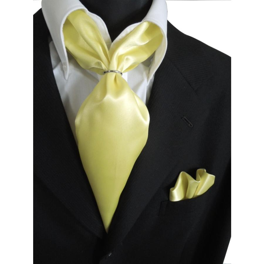 美品　ブリオーニ　ネクタイ　黄色　シルクジャガード　厚手 美品 ブリオーニ ネクタイ 黄色 シルクジャガード 厚手 ロイヤルブルー