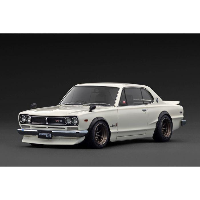 Nissan Skyline 2000 GT-R (KPGC10) White Ivory(1/18 Scale