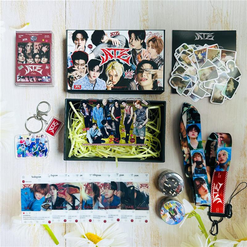 Stray Kidsグッズ ギフトボックス フォトカード ATE テープ Stray Kidsグッズ ギフトボックス フォトカード ATE テープ