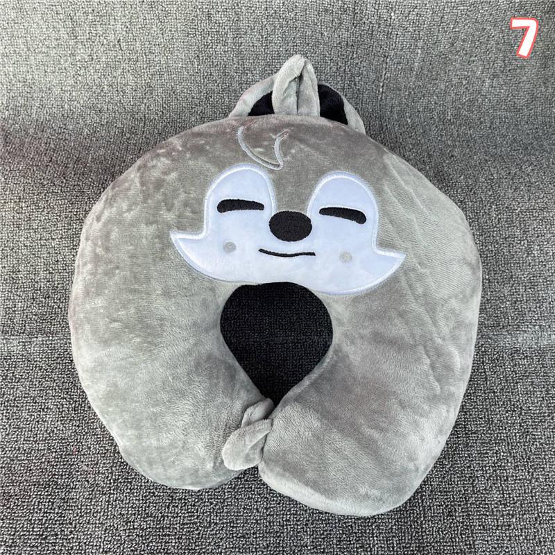 SKZOOグッズ ネックピロー U型枕 Stray Kids ストレイキッズ 