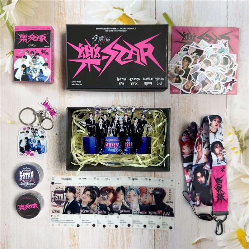 Stray Kidsグッズ ギフトボックス フォトカード 樂-STAR テープ Stray Kidsグッズ ギフトボックス フォトカード 樂-STAR テープ