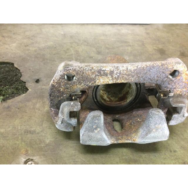 ジムニー 【個人宅発送可】ジムニー V-JA11V フロントキャリパー右 ワイルドウインド 4WD F6AT 0DG 55100-70A02 ...
