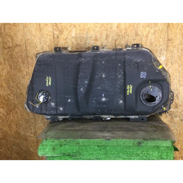 ヴォクシー 【個人宅発送不可】ヴォクシー DBA-AZR65G フューエル