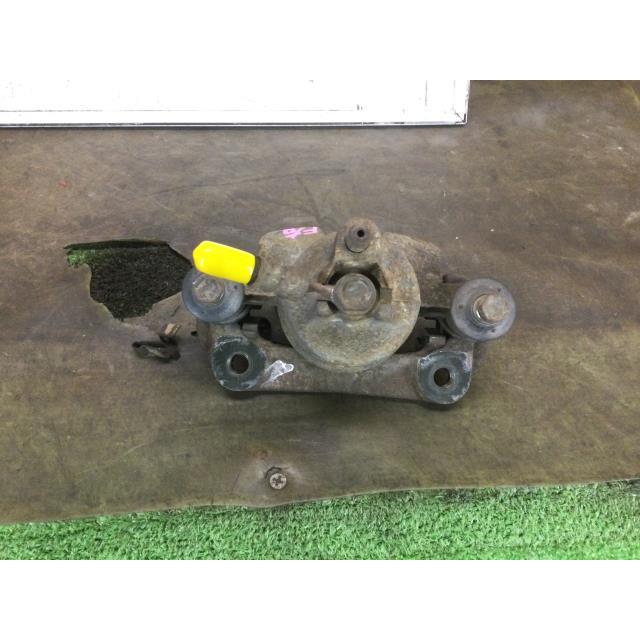【個人宅発送可】ジムニー V-JA11V フロントキャリパー右 ランドベンチャー 4WD F6AT Y29 55100-70A02 ...