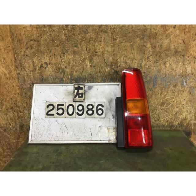 個人宅発送可】AZ−オフロード ABA-JM23W 右テールランプ XC 4WD 