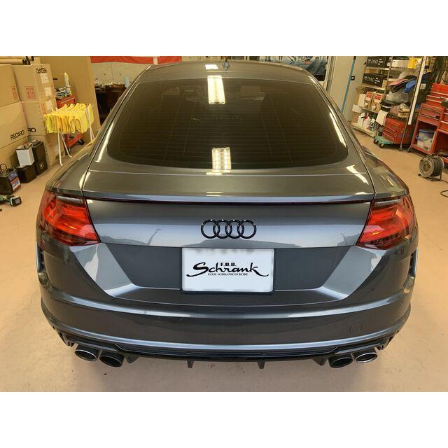 AUDI TT(8S)本国純正4Ringsグロスブラックリアエンブレム : フォブ 